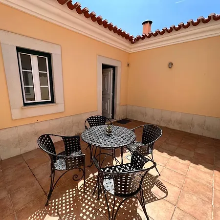 Spacious Ground-floor With Private & Heated Pool Sao Martinho do Porto