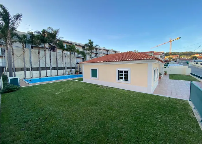 Villa Spacious Ground-floor With Private & Heated Pool São Martinho do Porto